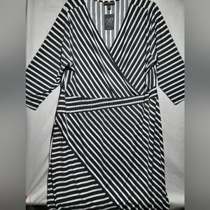 NWT Lane Bryant faux wrap black and‎ white striped dress size 26/28